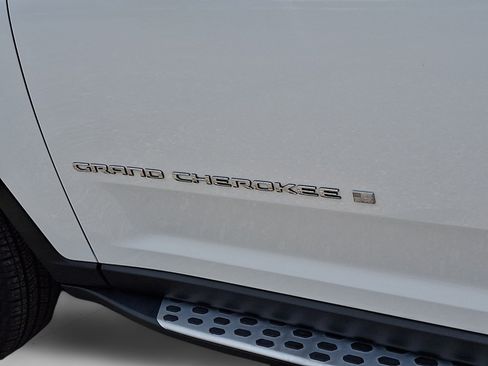 Certified 2023 Jeep Grand Cherokee L Limited w/ Luxury Tech Group II AWD/4WD image 31
