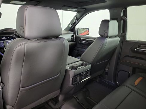 Used 2024 GMC Sierra 1500 AT4 w/ Technology Package AWD/4WD image 10