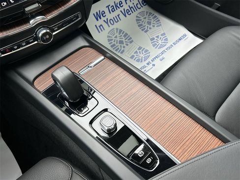 Certified 2023 Volvo XC60 B5 Plus w/ Climate Package image 22