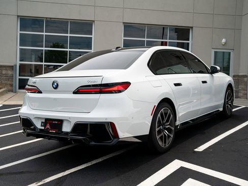 Used 2023 BMW 740i RWD image 14