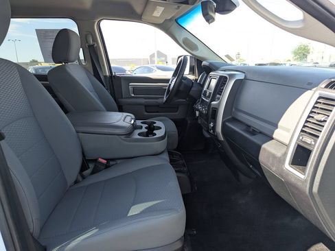 Used 2015 RAM 1500 Classic SLT AWD/4WD image 32