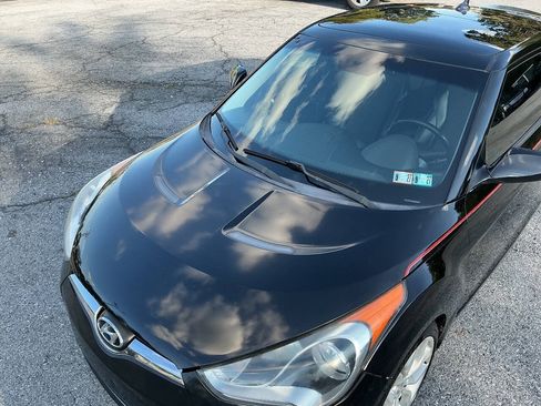 Used 2012 Hyundai Veloster w/ Style Pkg FWD image 7