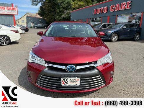 Used 2017 Toyota Camry XLE w/ Moonroof Package FWD image 2