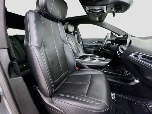 Used 2024 Cadillac Lyriq Luxury RWD image 31