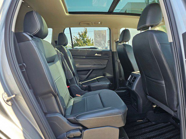 Used 2023 Volkswagen Atlas SEL AWD/4WD image 13