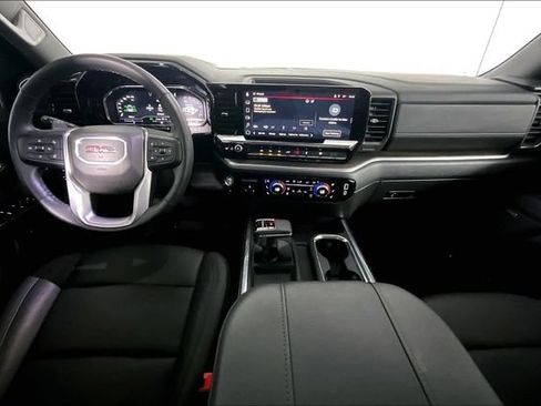Used 2025 GMC Sierra 1500 SLT w/ SLT Premium Plus Package AWD/4WD image 16