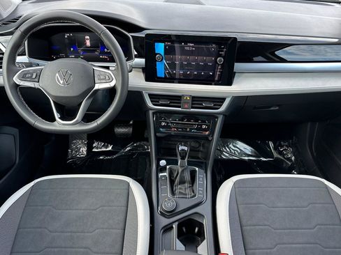 New 2026 Volkswagen Taos SE image 12