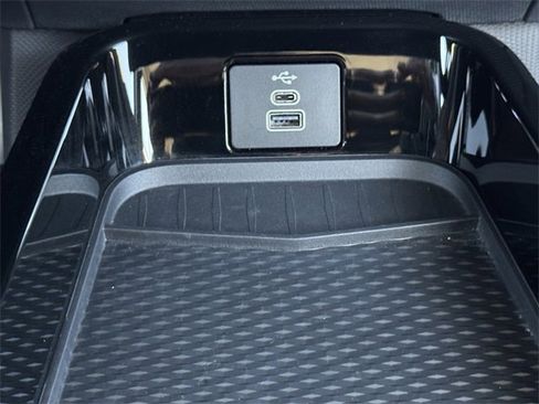 Used 2025 Ford Mustang Mach-E Select image 18