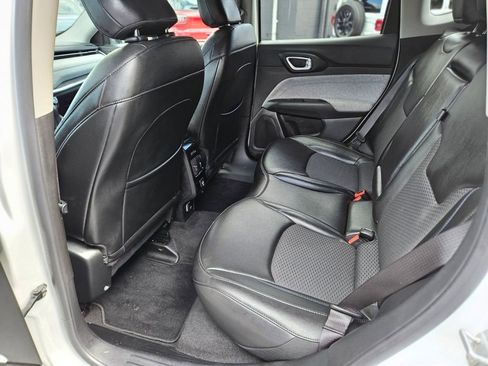 Used 2022 Jeep Compass Latitude image 16