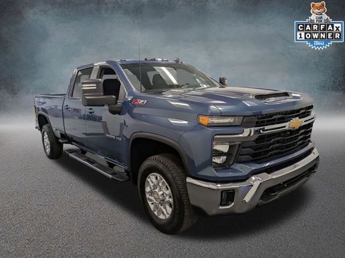 Used 2026 Chevrolet Silverado 3500 LT w/ Convenience Package AWD/4WD image 3