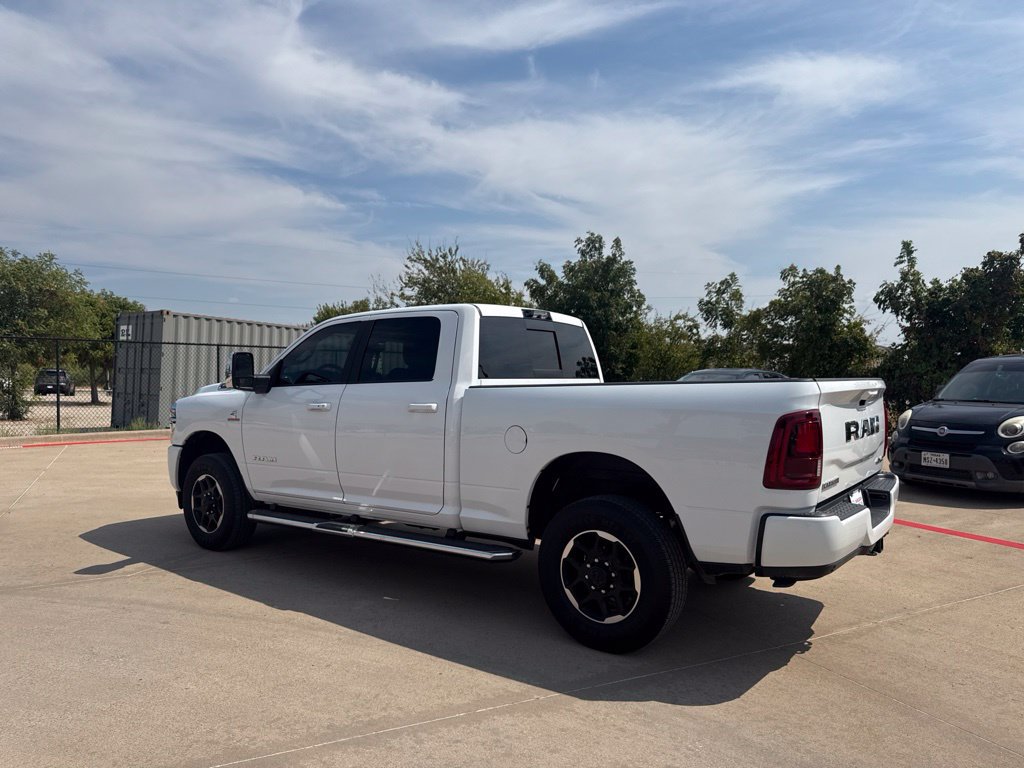 Used 2025 RAM 3500 Laramie AWD/4WD image 3