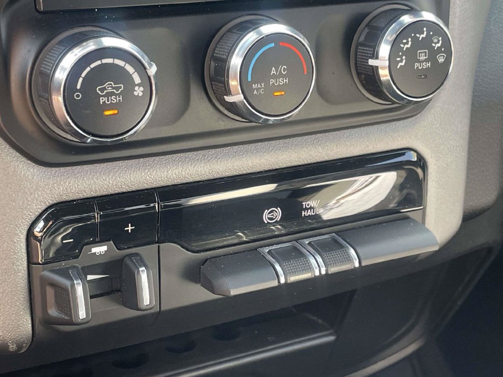 Used 2024 RAM 2500 Big Horn AWD/4WD image 19