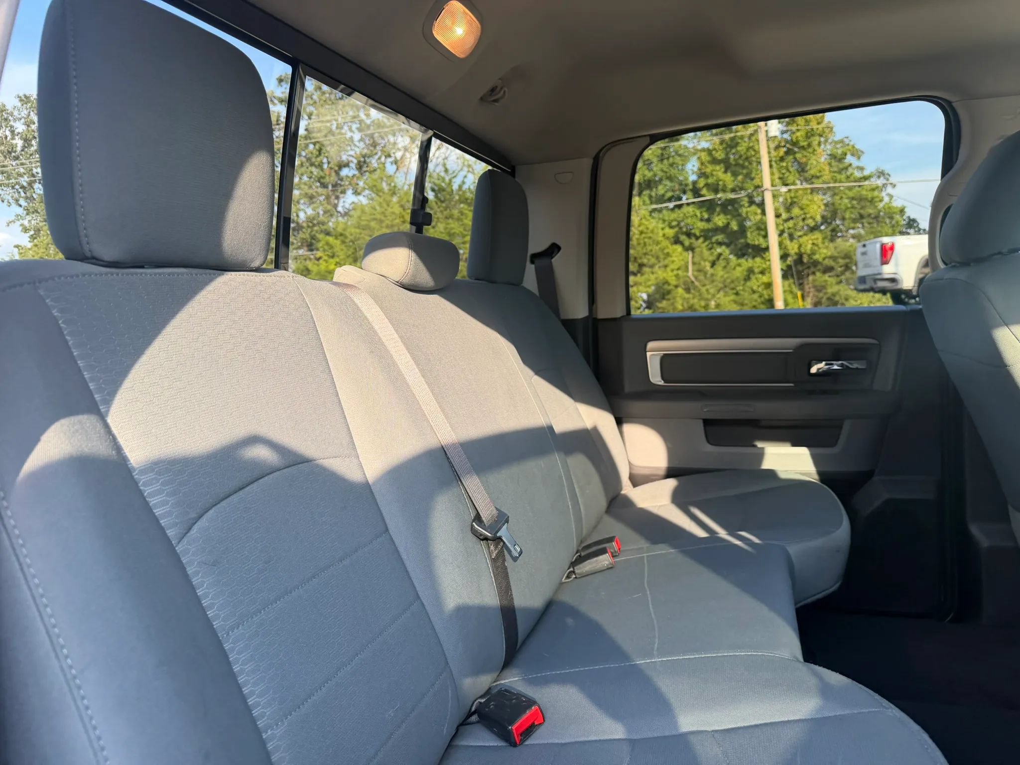 Used 2020 RAM 1500 Classic SLT AWD/4WD image 43