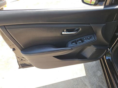 Used 2025 Nissan Sentra SV FWD image 14