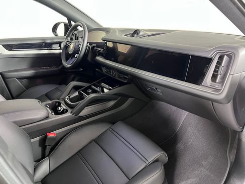 Certified 2026 Porsche Cayenne Coupe AWD/4WD image 20