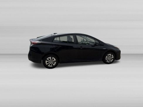 Used 2016 Toyota Prius Three w/ Advanced Technology Package FWD image 4