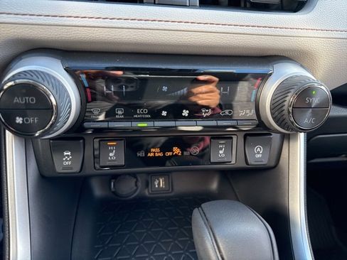 Used 2024 Toyota RAV4 XLE image 16