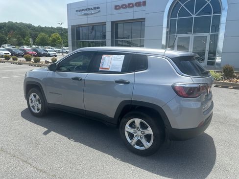 Used 2023 Jeep Compass Sport AWD/4WD image 10