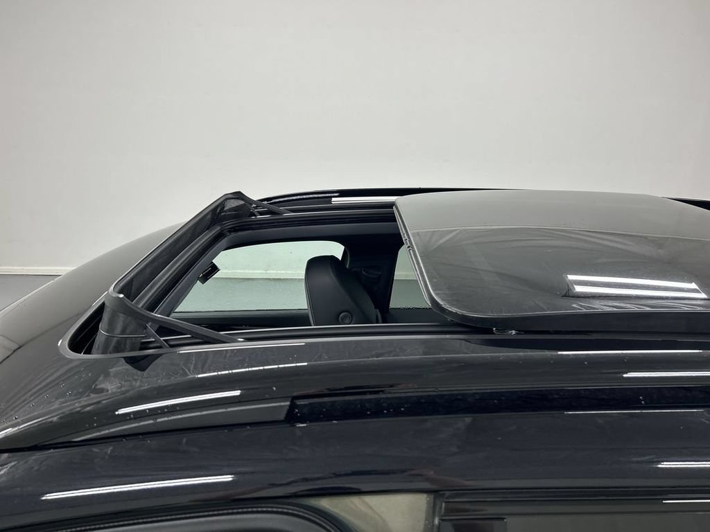 New 2026 Volkswagen Tiguan SE R-Line AWD/4WD image 8