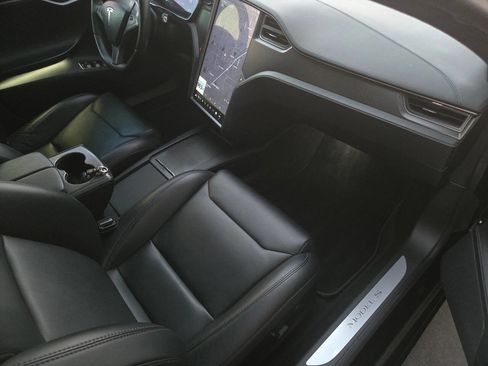 Used 2019 Tesla Model S Performance image 25