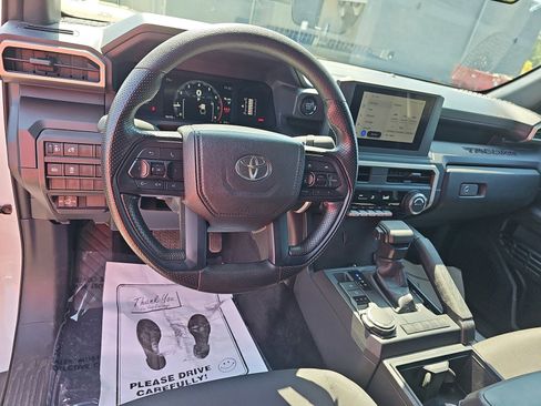 Used 2024 Toyota Tacoma SR AWD/4WD image 17