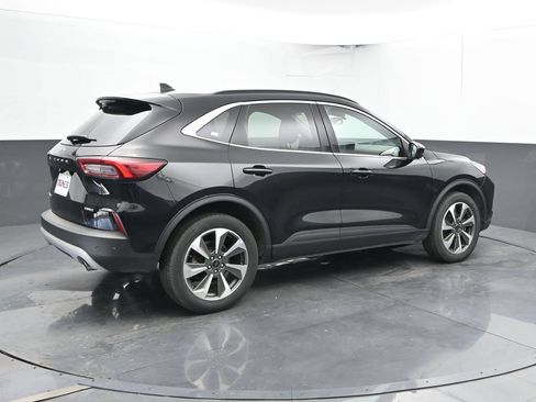 Used 2024 Ford Escape Platinum AWD/4WD image 3