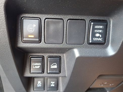 Used 2022 Nissan Frontier PRO-4X image 25