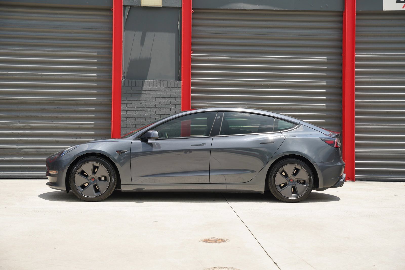 Used 2021 Tesla Model 3 Standard Range Plus RWD image 5