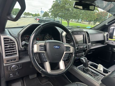 Used 2018 Ford F150 Platinum w/ Technology Package AWD/4WD image 22