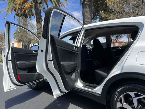 Used 2020 Kia Sportage LX FWD image 58