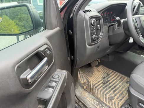 Used 2022 Chevrolet Silverado 1500 Custom AWD/4WD image 16