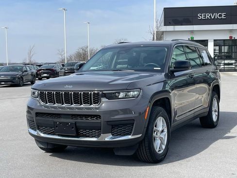 Used 2023 Jeep Grand Cherokee L Laredo w/ Luxury Tech Group I AWD/4WD image 3