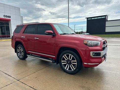 Certified 2022 Toyota 4Runner Limited AWD/4WD image 2