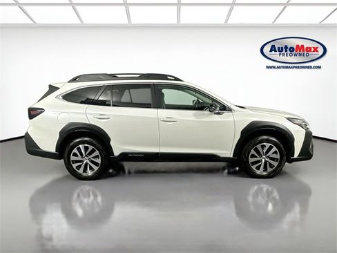 Used 2024 Subaru Outback Premium image 9
