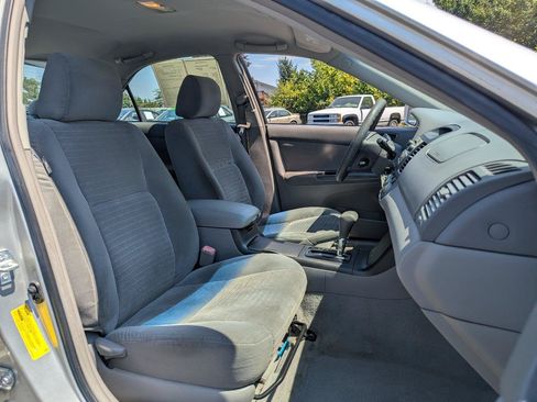 Used 2006 Toyota Camry LE FWD image 29