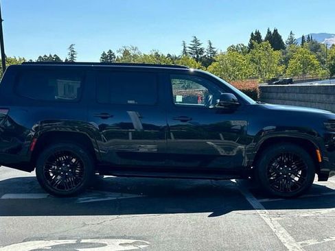 New 2025 Jeep Wagoneer Series II w/ Convenience Group I image 3