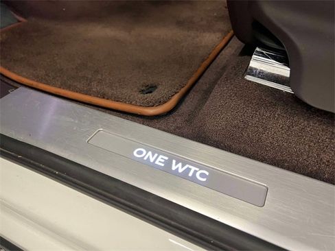 Used 2023 Bentley Bentayga Extended Wheelbase image 21