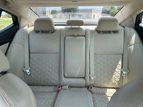 Used 2016 Nissan Maxima Platinum w/ Interior Lighting Package FWD image 18