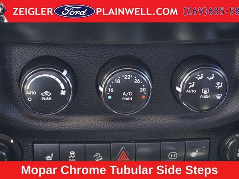 Used 2012 Jeep Wrangler Unlimited Sahara w/ Dual Top Group AWD/4WD image 18