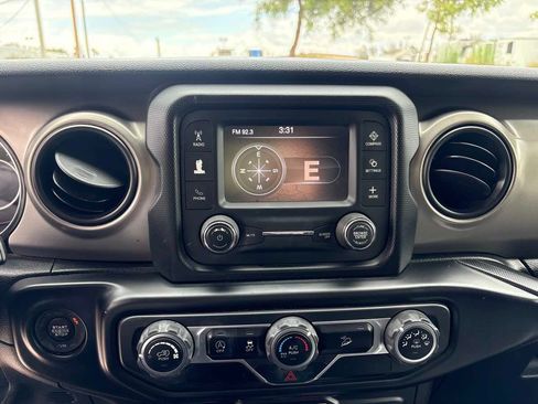 Used 2020 Jeep Wrangler Unlimited Sport S AWD/4WD image 24