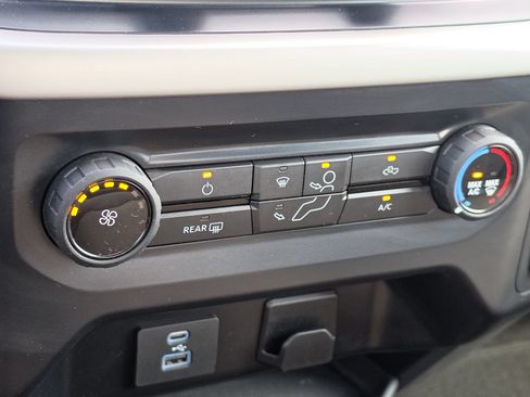 Used 2022 Ford F150 XLT RWD image 28