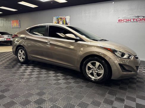 Used 2014 Hyundai Elantra SE image 1