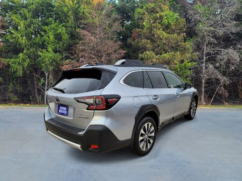 Certified 2025 Subaru Outback Touring XT AWD/4WD image 17