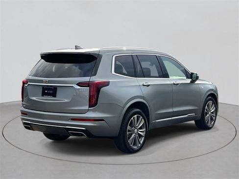 Certified 2025 Cadillac XT6 Premium Luxury w/ Platinum Package image 5