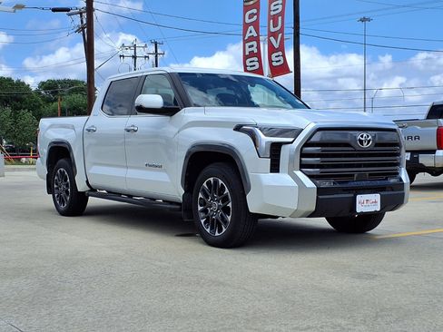 Used 2024 Toyota Tundra Limited w/ Power Package RWD image 3