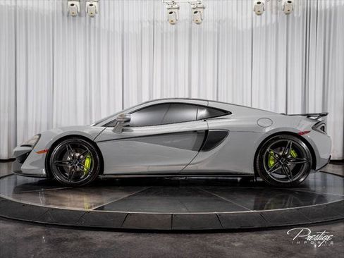 Used 2017 McLaren 570S RWD image 11