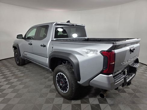 Used 2025 Toyota Tacoma TRD Off-Road image 3