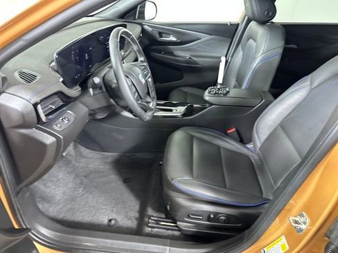 Used 2024 Buick Envista Sport Touring w/ Convenience I Package image 11