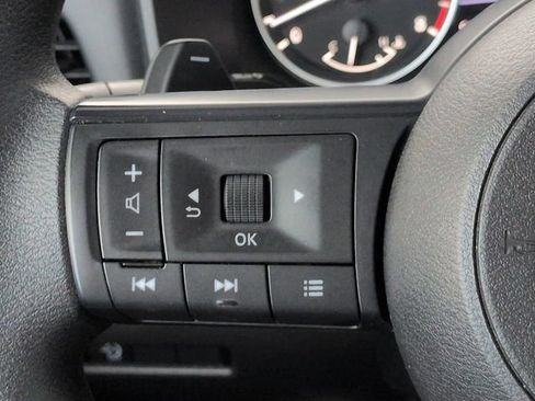 Used 2024 Nissan Rogue S FWD image 23