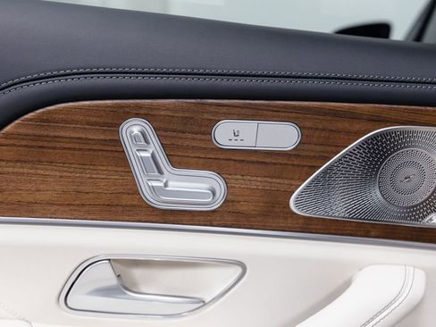 Used 2025 Mercedes-Benz GLS 63 AMG 4MATIC image 29